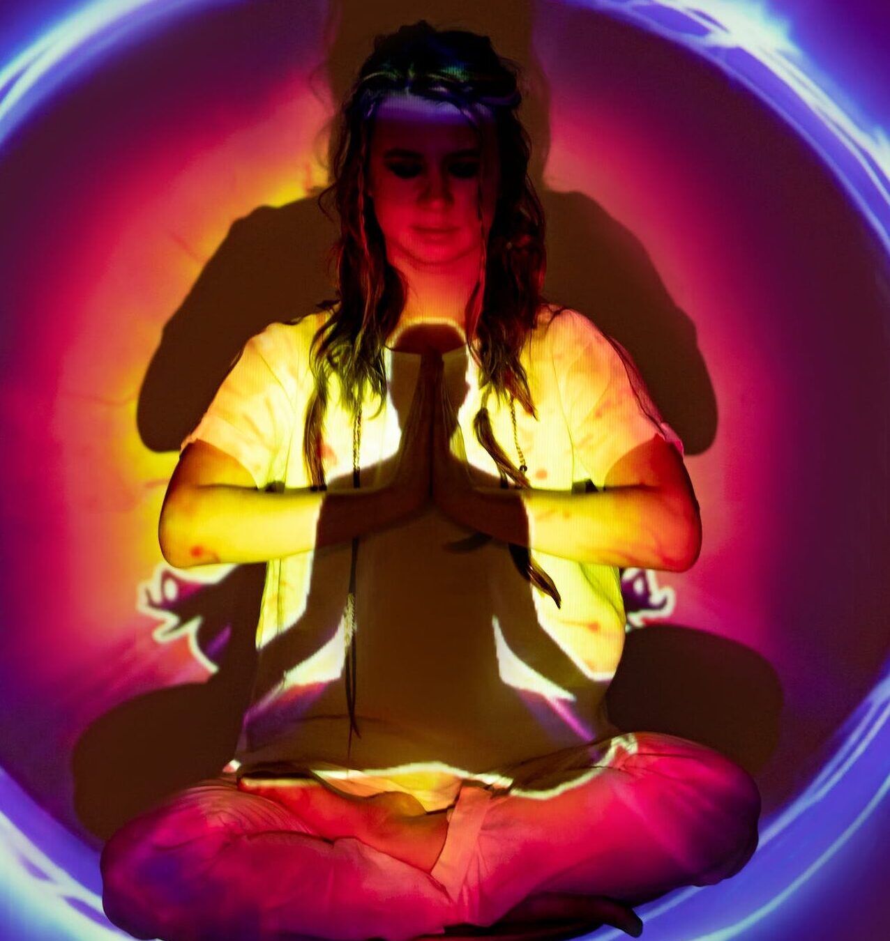 Read more about the article Discover the Power of Aura Cleansing: Transform Your Energy